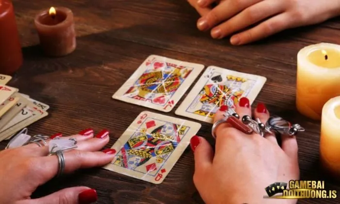 Bói bài nêu ra những điều may mắn hoặc xui xẻo của gamer chơi Bài tây tại Iwinclub