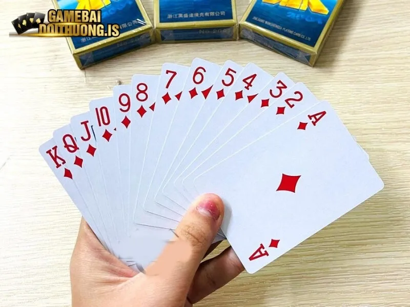 Những luật chia bài cơ bản trong game 