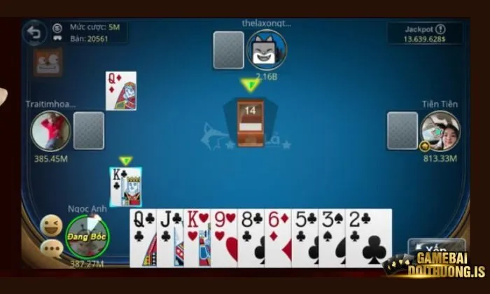 Mỗi ván Phỏm Ric có từ 2 đến 4 người tham gia.